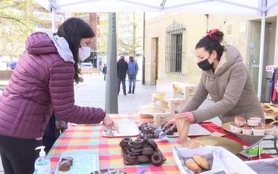 Gozogintza eta karapaixoa, produktu arrakastatsuak Baserritarren Azokan