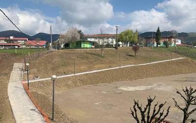 Iurretan zabaldu dute kultur etxetik eskola eremuraino doan oinezkoendako ibilbide berria