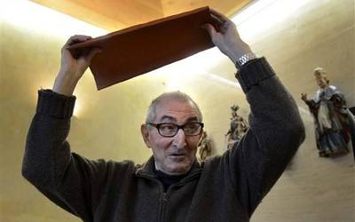 Juanjo Moreno oroituz mezu hunkigarriz bete dira sare sozialak