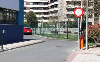 Euskararen Plazan hesia jarri du Udalak