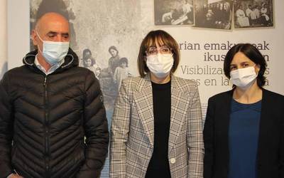 Emakumeen historia jasotzeko 8 panel berri txertatu ditu Orozko Museoak bere erakusketa iraunkorrean