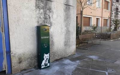 Txakur-kakak batzeko poltsa-banagailu berriak