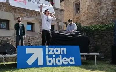 Gaurko antolatutako ekintzak zirela-eta, Antixena gaztetxean izan da Ertzaintza