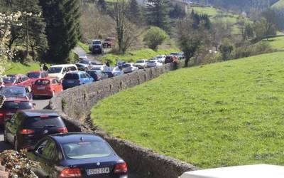 Naturagune gehienak jendez bete dira, eta zirkulazio arazoak izan dira hainbat lekutan
