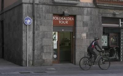 Aste Santurako bertako turismoan oinarritutako eskaintzak aurkeztu ziren