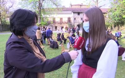 Irati Apaolaza: "Historia ikasteaz gain, antzerkitik ere asko ikasi dugu"