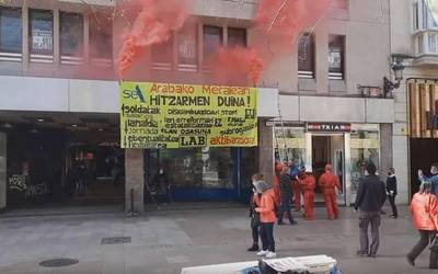 SEAri Arabako metalgintzaren hitzarmena negoziatzeko exijitu dio LABek