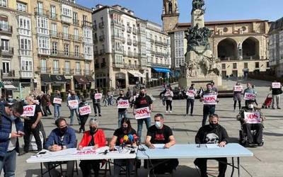 Ostalariek manifestazioa deitu dute apirilaren 10ean