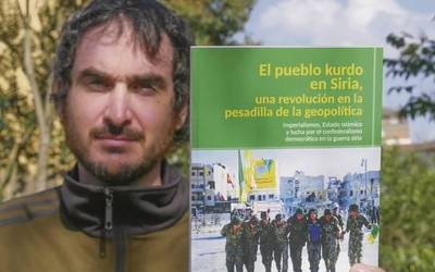 Kurdistani buruzko liburuari buruz solasean, Aitor Aspururekin