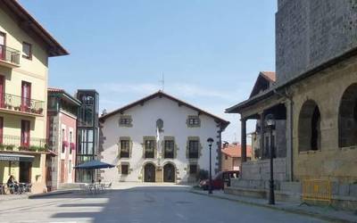 Aiako Udalak 25.000 euro bideratuko ditu ostalariei eta merkatariei laguntzeko