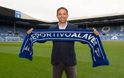 Javier Calleja, Alaveseko entrenatzaile berria: "Datorren urtean Lehen Mailan egongo gara berriro"