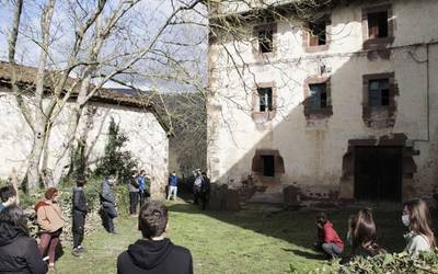 Aroztegiko lanak gelditzeko eskatuz elkarretaratzea eginen dute gaur Lekarozen