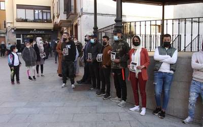 Elkarretaratzea deitu dute larunbatean, Isam Haddourren familiari elkartasuna adierazteko