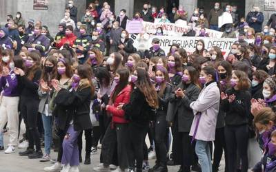 Mugimendu Feministak prentsaurrekoa eskainiko du bihar, 3.000 euroko isuna jaso duela salatzeko