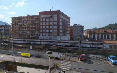 Gaur eguerdian 4 tren zerbitzu utzi ditu bertan behera Renfek Laudio eta Bilbo artean