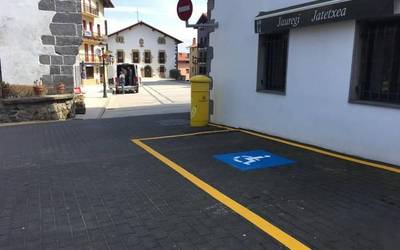 Plaza inguruko mugikortasuna hobetzeko hainbat neurri hartu dituzte Aian