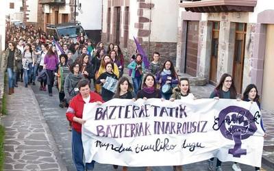 Eraso sozialen aitzinean autodefensa feminista!