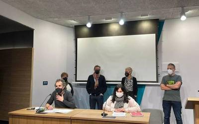 Langile publikoak grebara deitu dituzte biharko