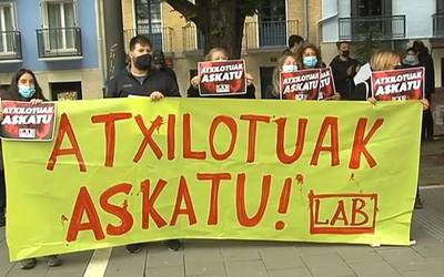 Sindikalismoaren aurkako "gehiegikeria" salatzeko elkarretaratzea, egubakoitzean