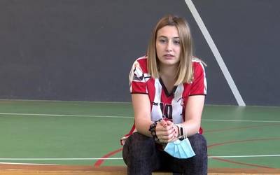 Maria Balzategi eskubaloi jokalaria ezagutzen