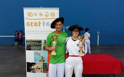 Euskal Pilota Egokituko Master Cup Txapelketan lehiatuko dira Leire Esnal eta Xabier Olaziregi
