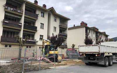 Hasi dira Ibarrondo berriz urbanizatzeko lanak