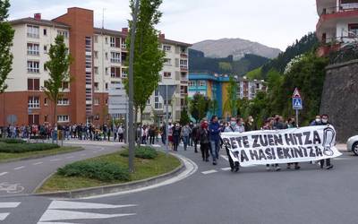 "Adostutakoa betetzeko" eskatu diote ostalariek Arrasateko Udalari