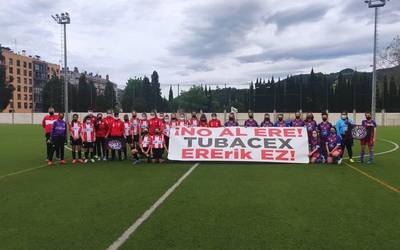 Eskualdeko futbolariek ere helarazi diete elkartasuna Tubacexeko langileei