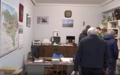 Federatu txartelak bulegoan jaso behar direla gogorarazi du Besaidek