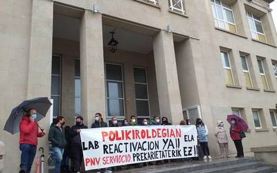 Sopelako kirol-instalazioetako langileek jarduera berraktibatzea exijitu dute