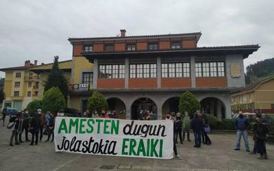 Jolastokiaren aldeko protestei berrekin die Jolastokiaren aldeko Batzordeak