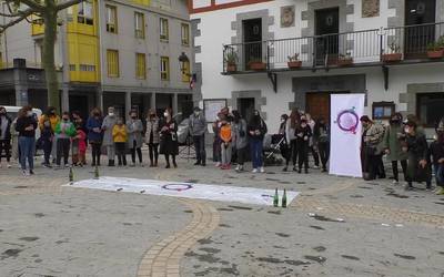 Irurak ere badu talde feminista: Irura Moretuz