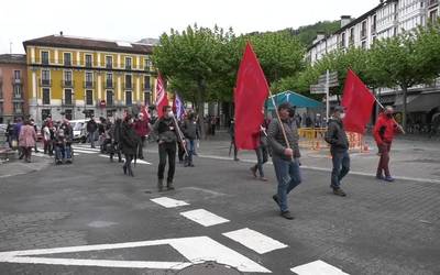 LAB-ek deituta manifestazioa egin dute “Aldaketa da aukera! Zaintza,  lana, bizitza eta herria” lelopean