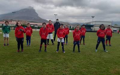 Osasuna Fundazioak udako futbol campusak antolatu ditu Altsasun, Etxarri Aranatzen, Lakuntzan eta Uharte Arakilen