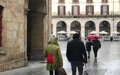 28 positibo berri bailaran, baina azken astean heriotzarik ez
