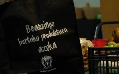 Udaberriko Beasaingo lehenengo azoka berezia larunbatean