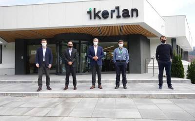 Markel Olanok Ikerlanen Arrasateko instalazioak bisitatu ditu