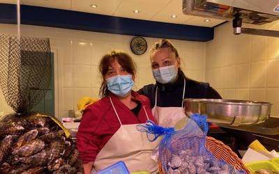 "Herritarrak komertzio txikietan erosten jarraitzera  animatzen ditugu"