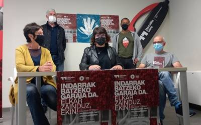 Gure Eskuk '11 GARA' sinadura bilketaren ekimena atera du "lozorrotik"