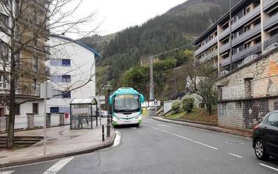 Autobus-gidariendako segurtasun handiagoa eskatzeko elkarretaratzea