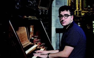 Musikeneko organo ikasleen entzunaldia eta Golden Skies bikotearen kontzertua izango dira ostiralean parrokian