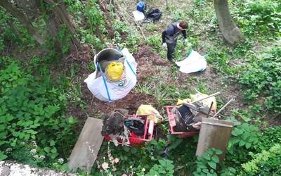 8m3 hondakin bildu dituzte Oria ibaian egindako  garbiketan