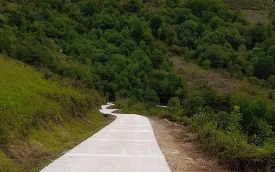 Legasatik Irisora doan pista zolaberritu dute auzolanean