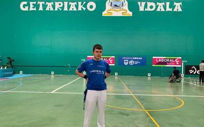 Euskal Pilota Egokituko Sari Nagusian azpitxapeldun gelditu da Jurdan Arakistain