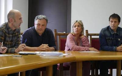 Talka Okondo Aurreraren eta udal gobernuaren artean, San Roman auzoko ur-ordainagirien afera dela eta