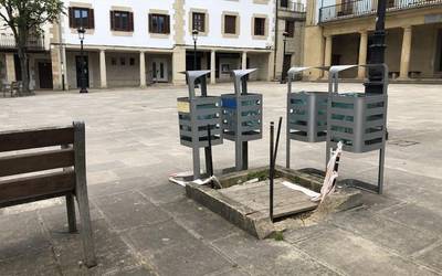 Burdin arriskutsuak Mendizaleen plazan