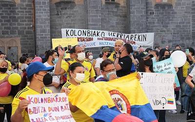 Kolonbiari elkartasuna adierazteko jardunaldia egingo dute zapatuan
