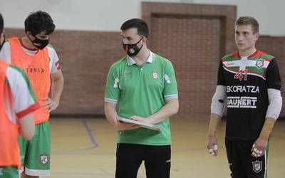 1-8 galdu du Eskoriatzak Araiaren kontra