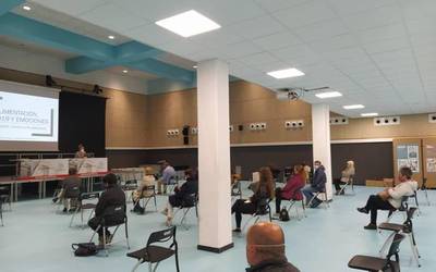 Elikaduraz, COVID-19az eta emozioez  aritu da Intza Sudupe nutrizionista Elkargunean