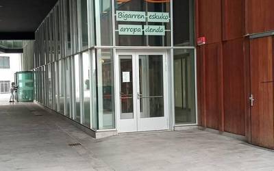 Bigarren eskuko arropa denda berria ireki dute Azpeitian